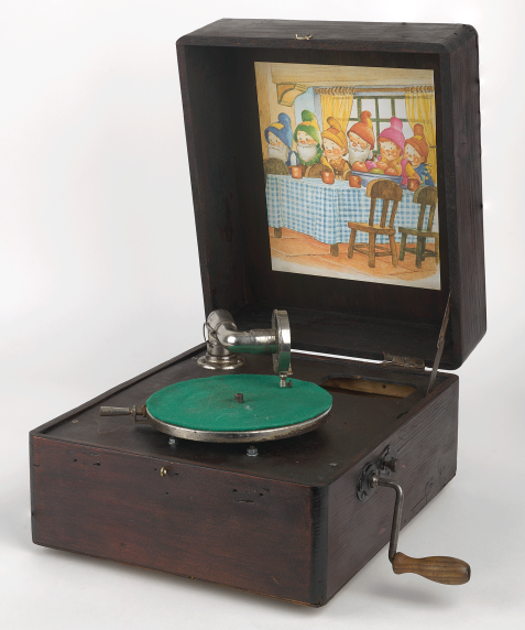 Subcolección gramófonos: Gramófono BNEM CE2720