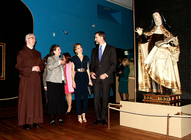 Sus Majestades los Reyes en la inauguración de la exposición Teresa de Jesús