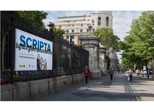 Exposición de Scripta, exterior de la Biblioteca