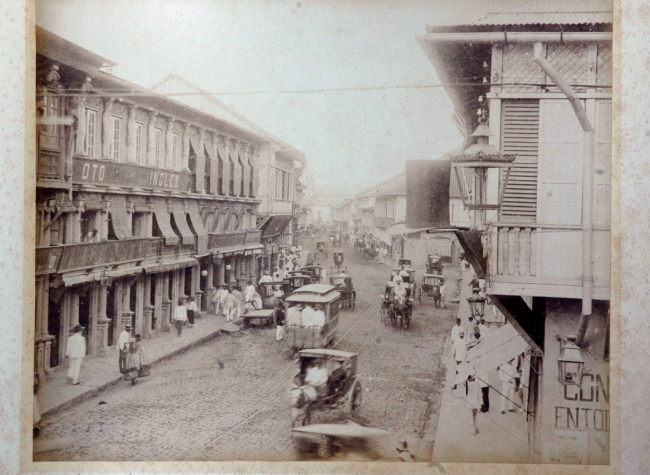 Calle de la Escolta en dirección a Santa Cruz