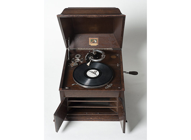 Gramófono Hist maister voice, modelo 103, nogal, 1925
