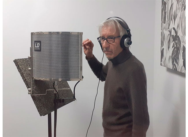 José Sacristán ha grabado desinteresadamente fragmentos de obras de Miguel Delibes que escucharán los visitantes de la exposición