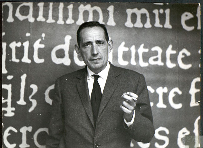 Imágenes cedidas por la Fundación Miguel Delibes. AMD,120,45. Retrato de Miguel Delibes Setién en Ediciones Destino.1960