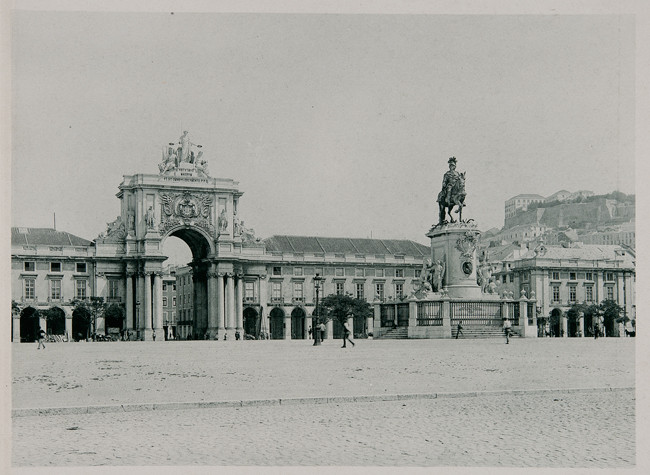 Hauser y Menet - Lisboa, Praça de Comercio. Biblioteca Nacional de España, BA/3750 (144)