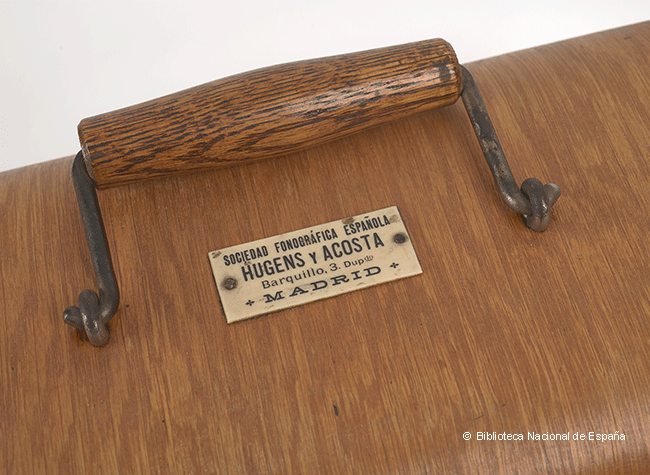 Caja de fonógrafo (Signatura BNEM CE2717)
