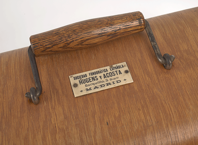 Caja de fonógrafo (Signatura BNEM CE2717)