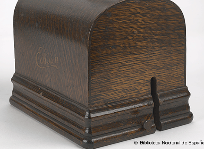 Caja de fonógrafo (Signatura BNEM CE2820)