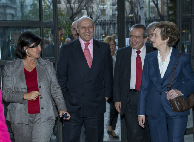 De izda. a dcha. Glòria Pérez-Salmerón, José Ignacio Wert, Emilio Lora-Tamayo y Margarita Salas
