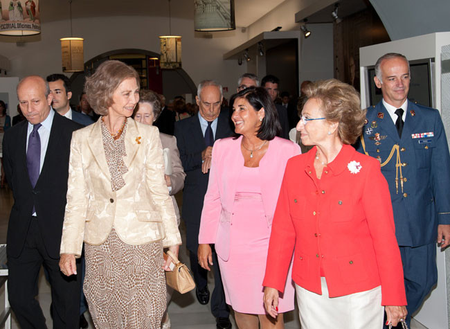 La Reina Doña Sofía y la directora de la BNE, Glòria Pérez-Salmerón, durante la inauguración / 13 de septiembre de 2012