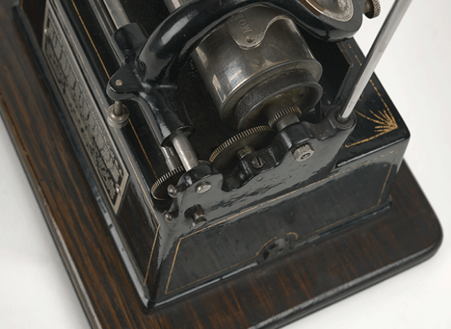 Fonógrafo (Signatura: BNEM CE2718)