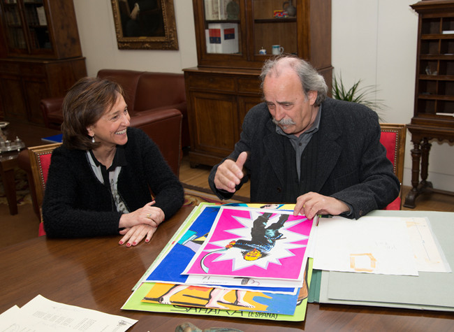 El dibujante y escenógrafo, Joan Guillén, dona parte de su archivo personal a la Biblioteca