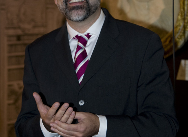 José Manuel Lucía, comisario de la exposición