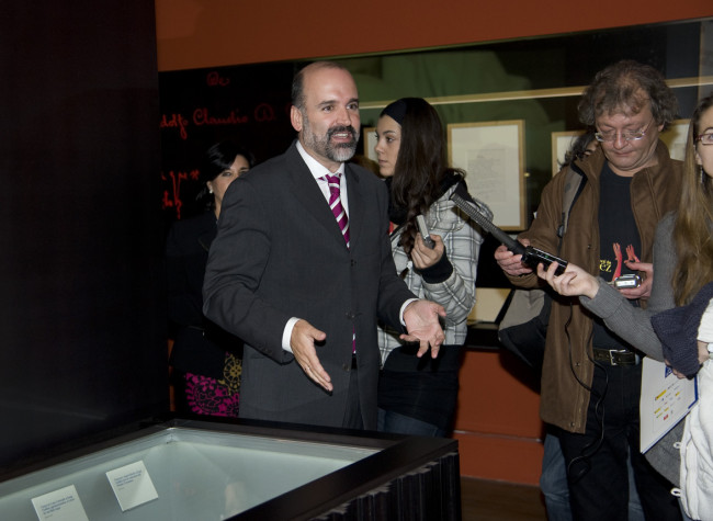José Manuel Lucía, comisario de la exposición
