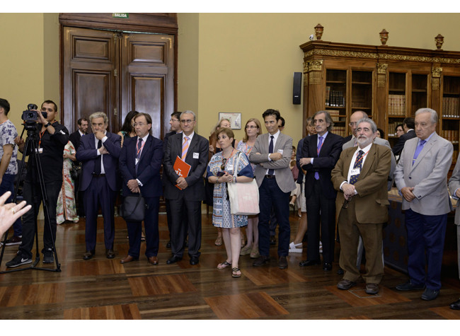 Visita de los directores del Instituto Cervantes a la BNE
