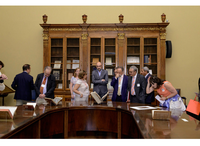Visita de los directores del Instituto Cervantes a la BNE
