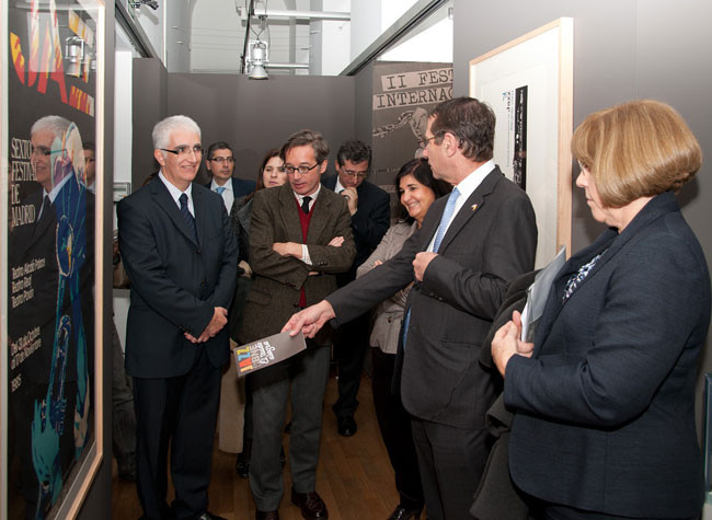 El Embajador de los Estados Unidos de América, Alan D. Solomont, el Secretario de Estado de Cultura, José María Lassalle, la Directora de la Biblioteca Nacional de España,  Glòria Pérez-Salmerón y el comisario de la exposición, Jorge García en la inauguración de El ruido alegre. Jazz en la BNE