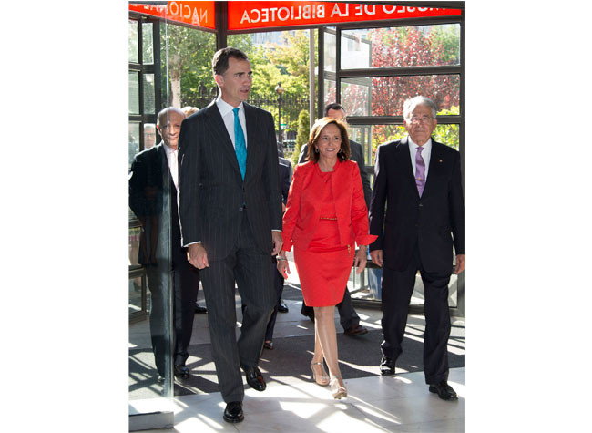 Su Majestad el Rey Felipe VI en la inauguración de la exposición Diseñar América