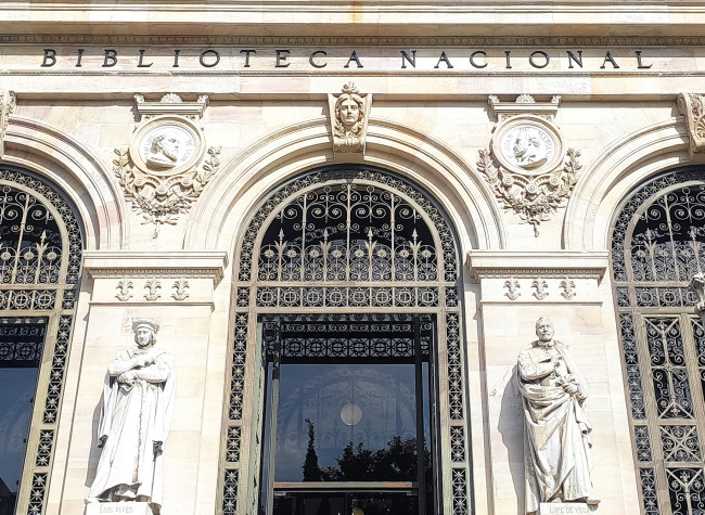 Fachada de la Biblioteca Nacional de España