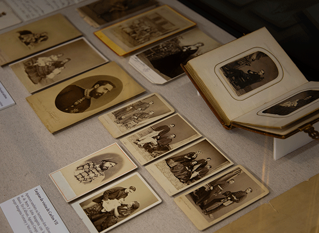 Montaje de la exposición El Archivo del Conde de Orgaz