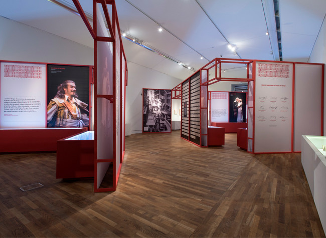 Montaje de la exposición Lope y el Teatro del Siglo de Oro